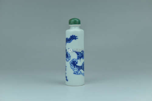 清中期青花龙纹鼻烟壶